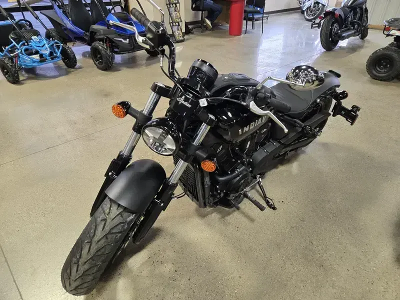 New 2025 Indian Motorcycle SCOUT SIXTY BOBBER LIMITED BLACK METALLIC Image 5