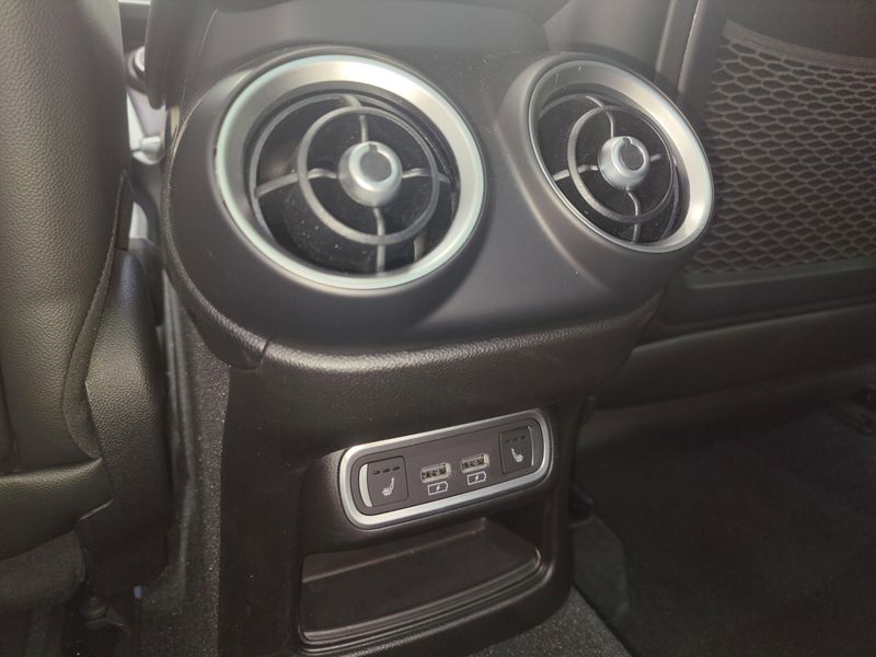 2024 Alfa Romeo Stelvio Ti AWD w/Sunroof/NavImage 32