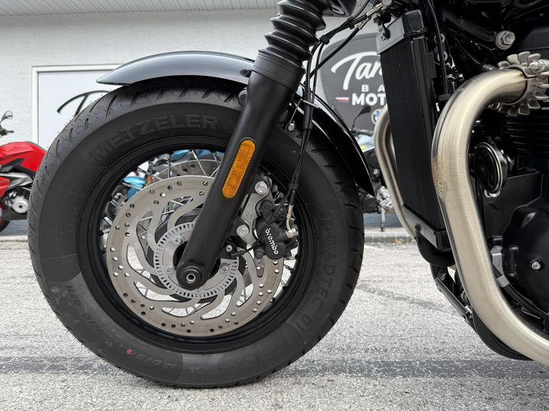 2025 Triumph Bonneville Bobber