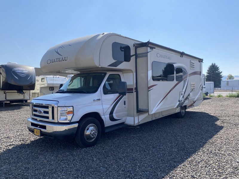 Used 2017 THOR CHATEAU 31Y Image 9