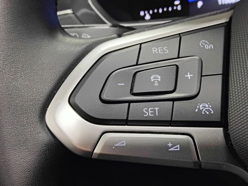 Used 2024 Volkswagen Tiguan Wolfsburg Edt AWD w/SunroofImage 24