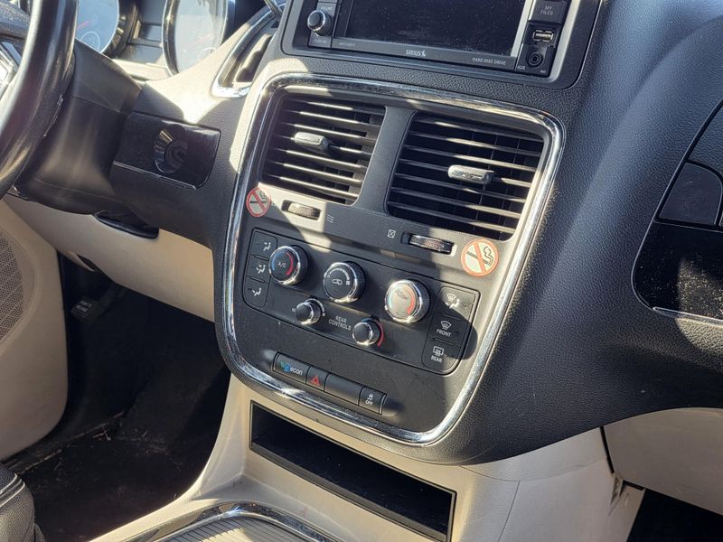 Used 2019 Dodge Grand Caravan SXT