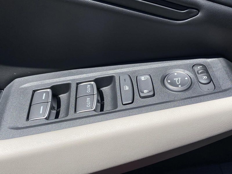 2025 Honda Accord Hybrid EX-LImage 19