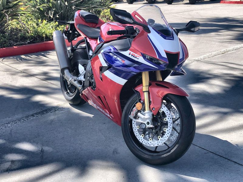 New 2026 Honda CBR1000RR-R FIREBLADE SP Image 11