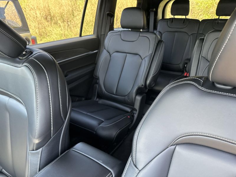 New 2025 Jeep Grand Cherokee L Limited 4x4Image 21