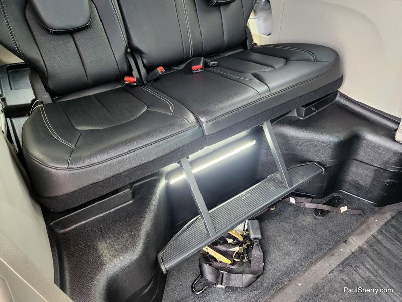 Used 2022 Chrysler Pacifica Touring L