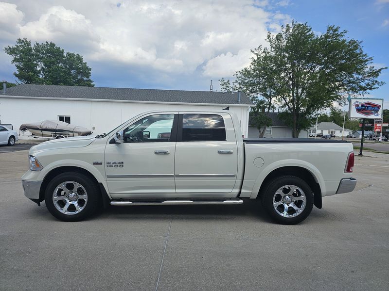 2017 RAM 1500 LaramieImage 5