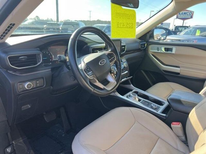 2021 Ford Explorer LimitedImage 9
