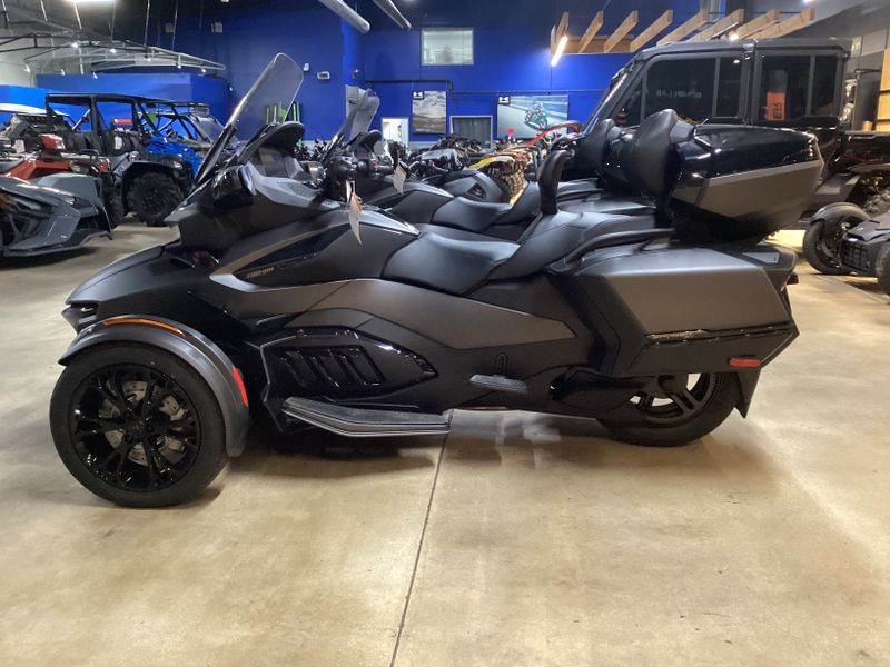 2024 Can-Am SPYDER RT LIMITED CARBON BLACKImage 8