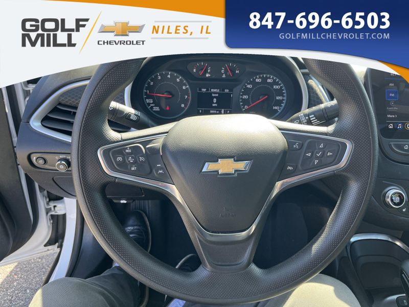 2024 Chevrolet Malibu 1LT photo 13