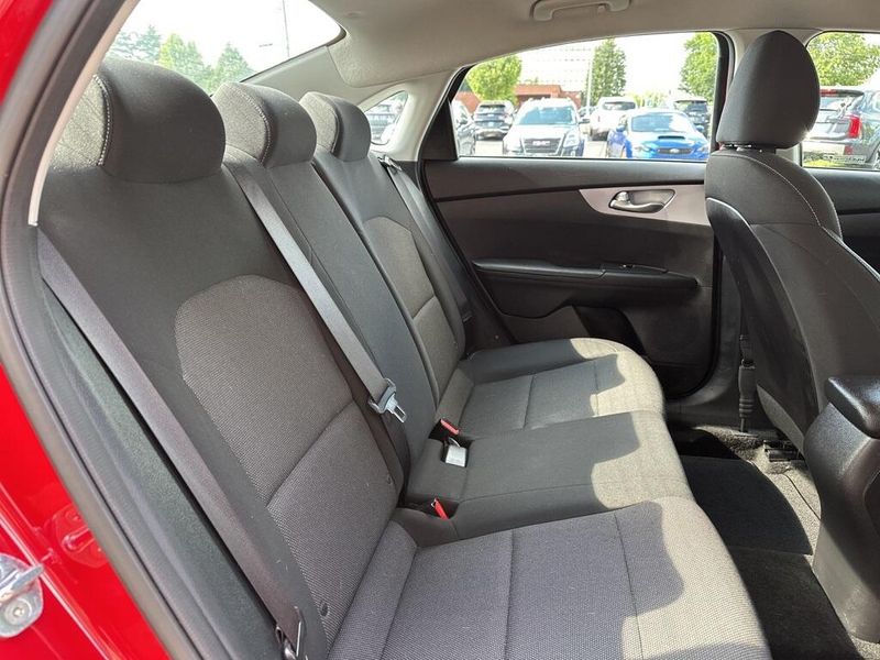 2022 Kia Forte LXSImage 18