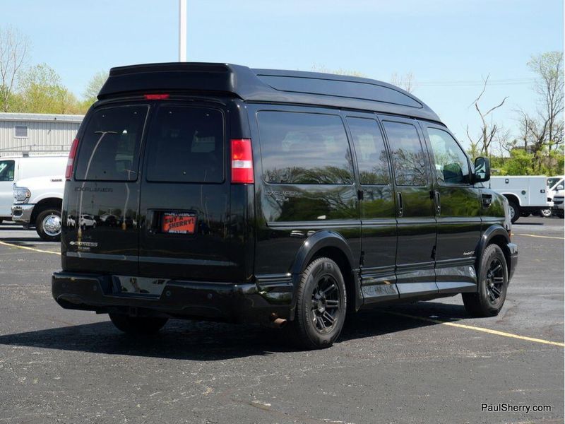 2019 Chevrolet Express 2500 Image 11