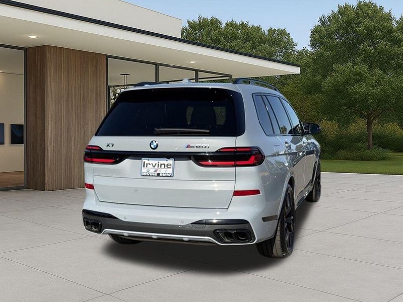 Used 2025 BMW X7 M60iImage 9