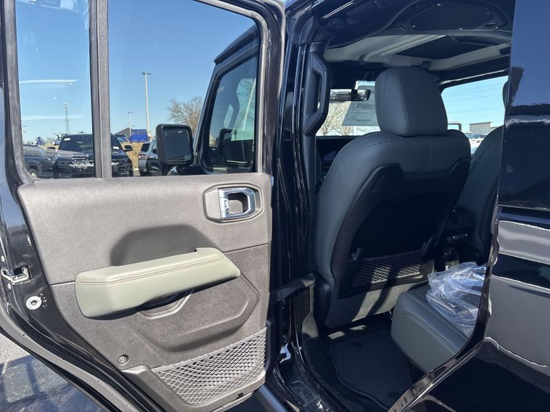 New 2026 Jeep Gladiator Mojave X 4x4Image 15