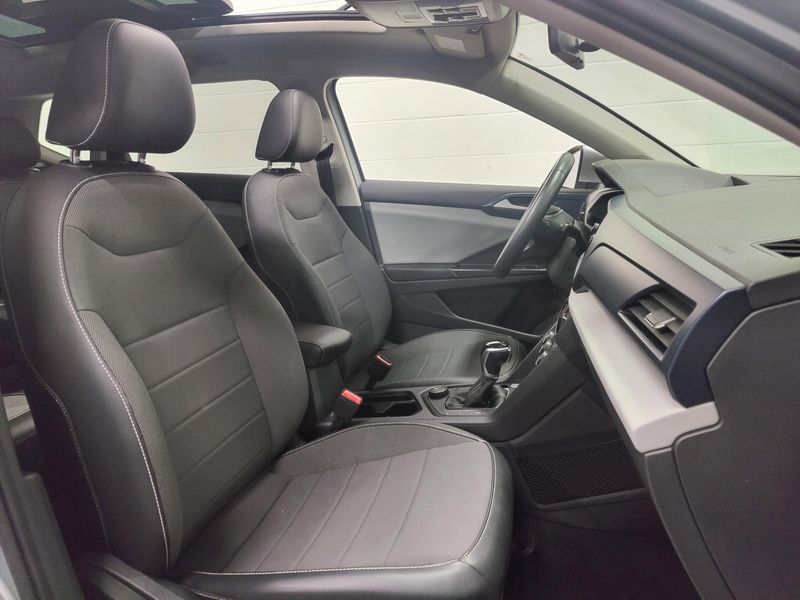 Used 2022 Volkswagen Taos SEAWD w/SunroofImage 5