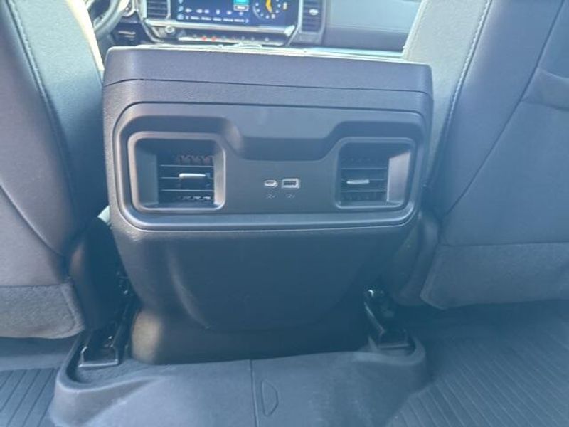 2024 Chevrolet Silverado 1500 RST photo 14