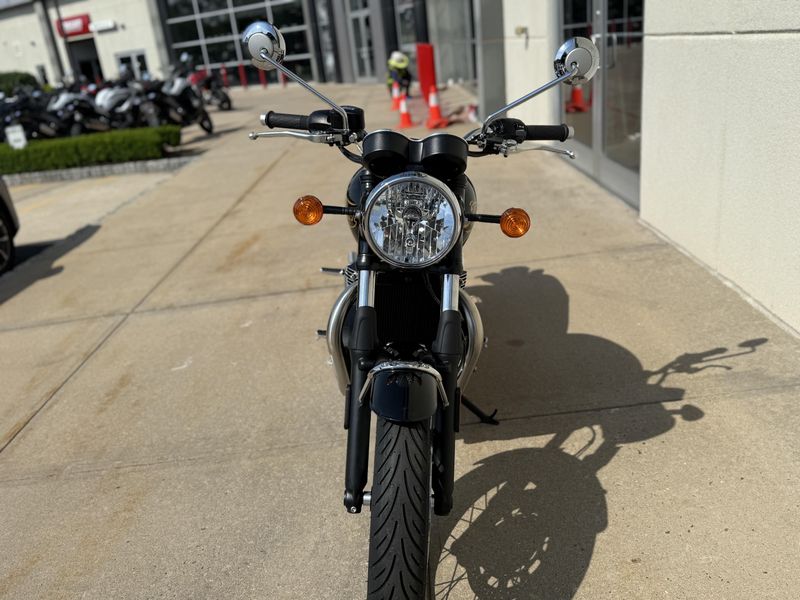 2025 Triumph Bonneville T100Image 4
