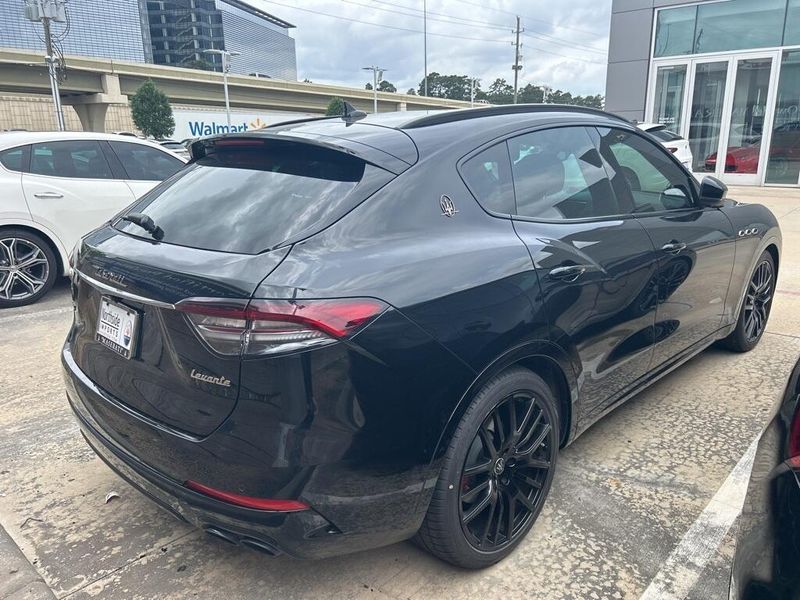 2021 Maserati Levante SImage 3