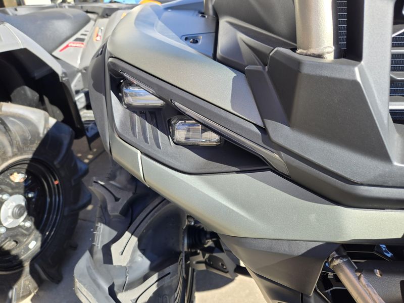 NEW 2026 CAN-AM OUTLANDER X MR 1000R Image 8