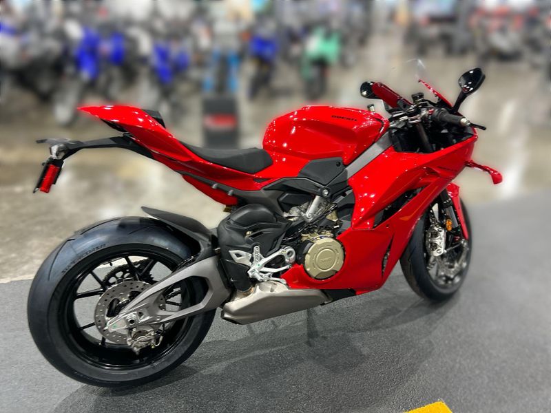 New 2026 Ducati PANIGALE V4 Image 12