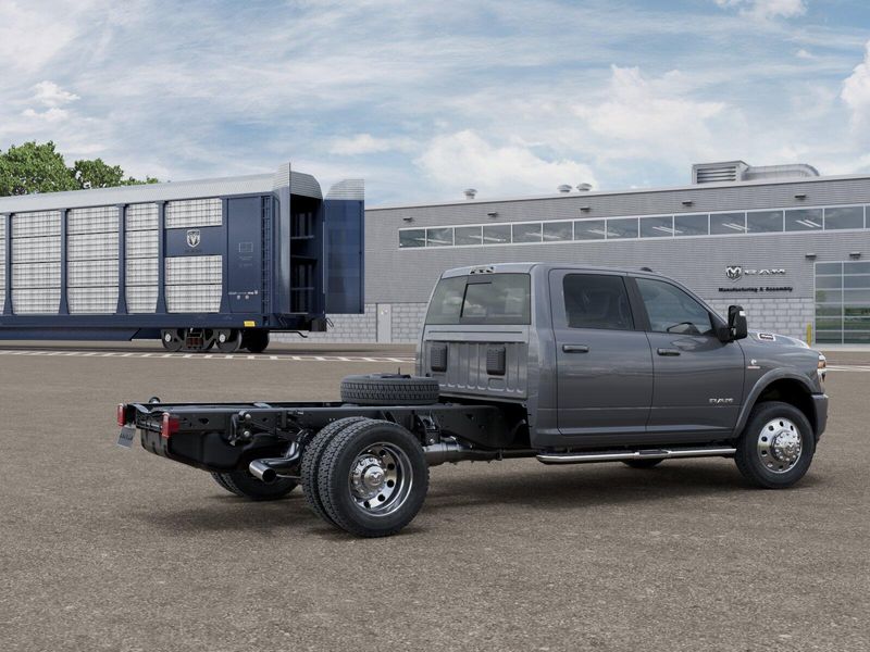 New 2026 RAM 4500 Big Horn Chassis Crew Cab 4x4 60