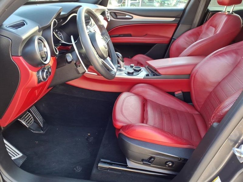 Used 2019 Alfa Romeo Stelvio Ti SportImage 14
