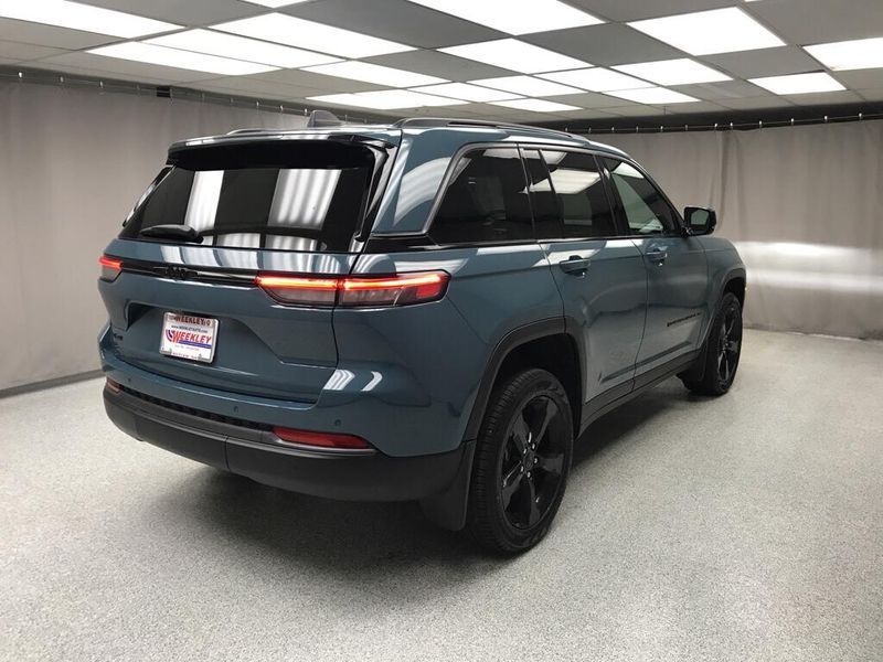 New 2026 Jeep Grand Cherokee Limited 4x4Image 12