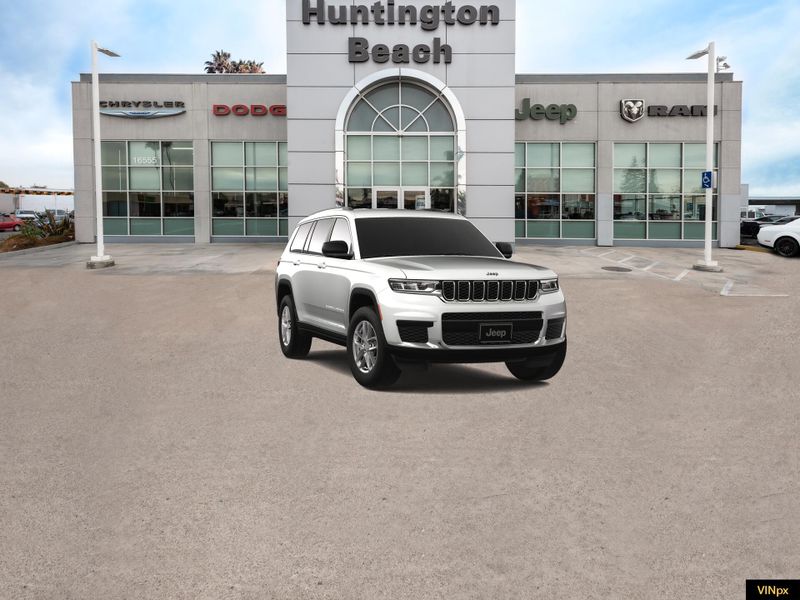 2025 Jeep Grand Cherokee L Laredo 4x2Image 16