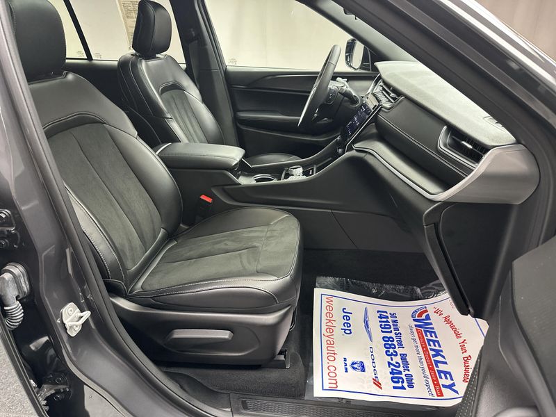 Used 2025 Jeep Grand Cherokee Altitude XImage 20