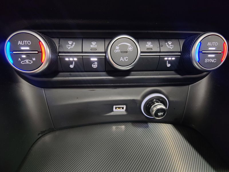 Used 2025 Alfa Romeo Stelvio Veloce Premium AWD w/SunroofImage 29