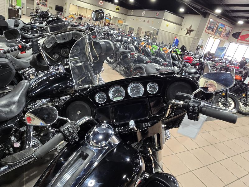 USED 2023 HARLEY ELECTRA GLIDE ULTRA LIMITED Image 12