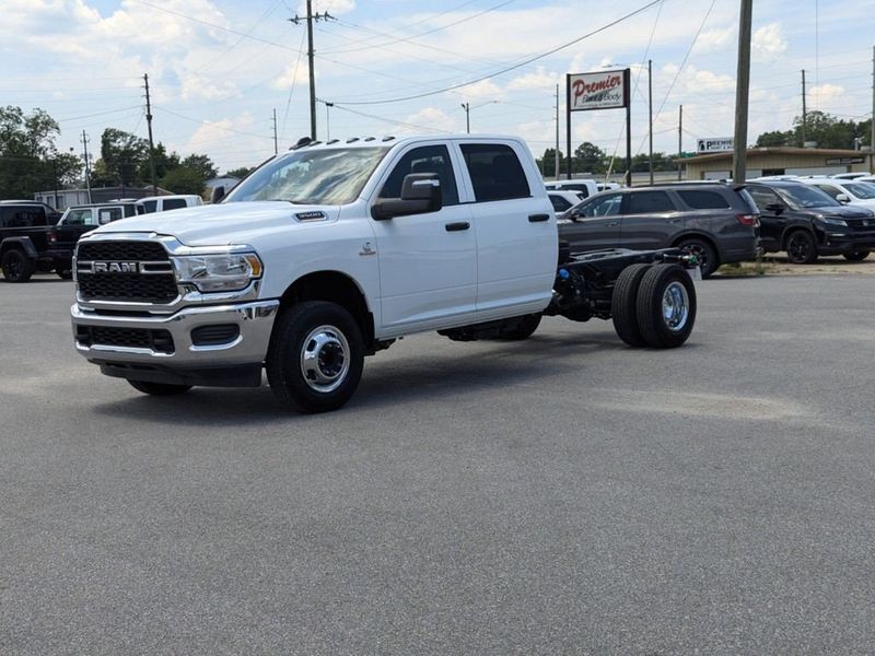 2024 RAM 3500 Tradesman Crew Cab Chassis 4x2 60