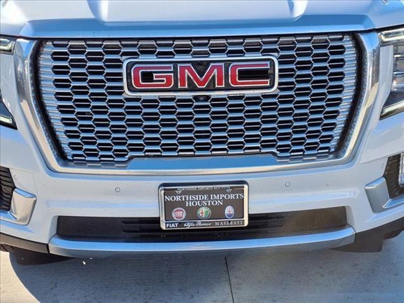 2023 GMC Yukon XL DenaliImage 5