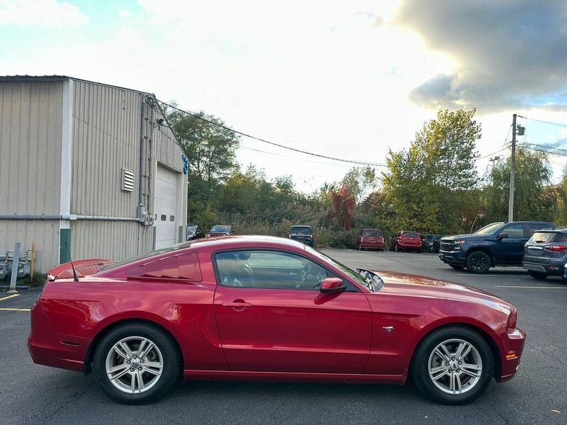 2013 Ford Mustang V6Image 5