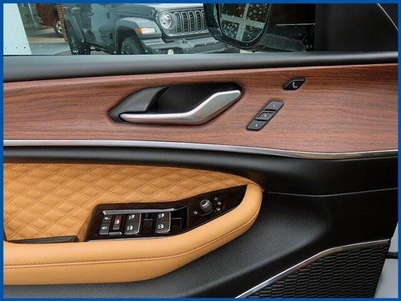2024 Jeep Grand Cherokee SummitImage 12