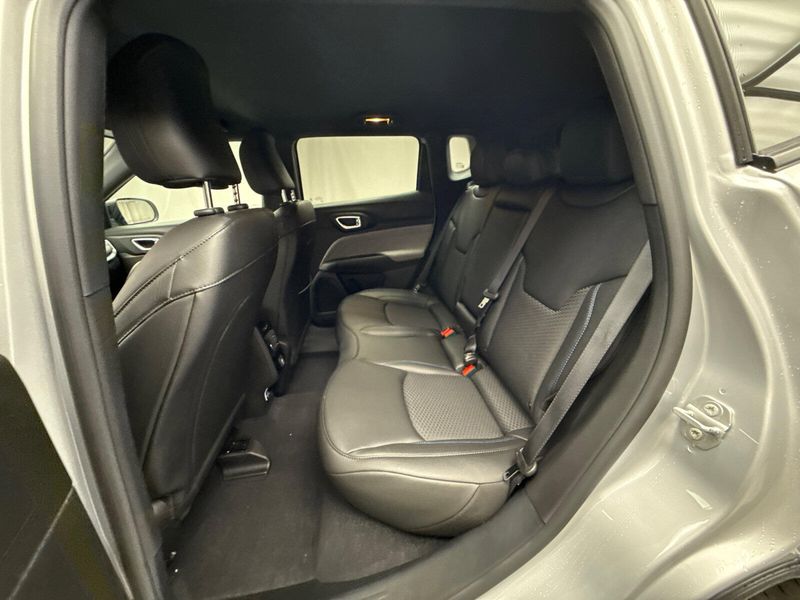 New 2025 Jeep Compass Latitude 4x4Image 15