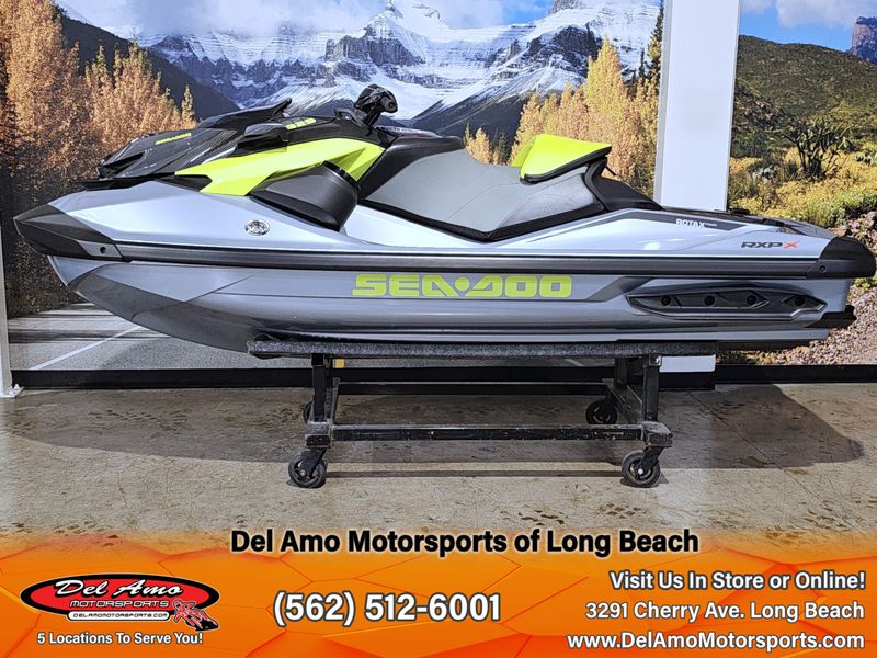 2024 Sea-Doo RXP-X 325 (SOUND SYSTEM) Image 2