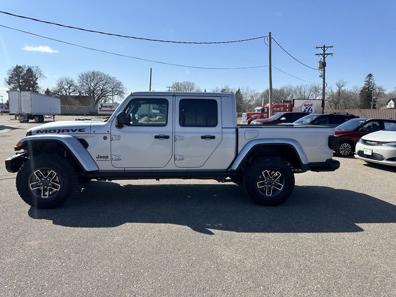 2024 Jeep Gladiator Mojave X 4x4Image 5