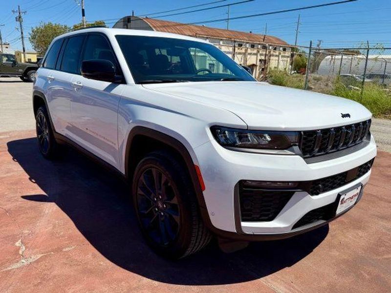 New 2026 Jeep Grand Cherokee 85th Anniversary Edition 4x4Image 3