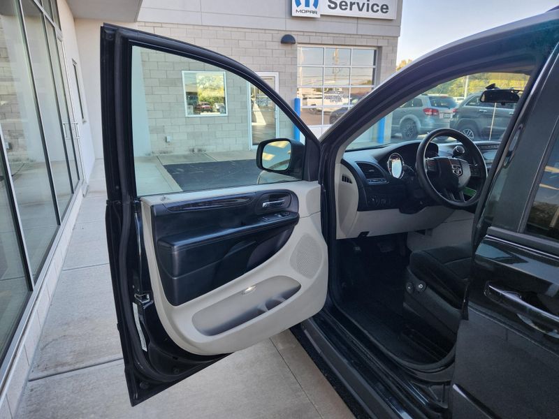 Used 2012 Dodge Grand Caravan SE