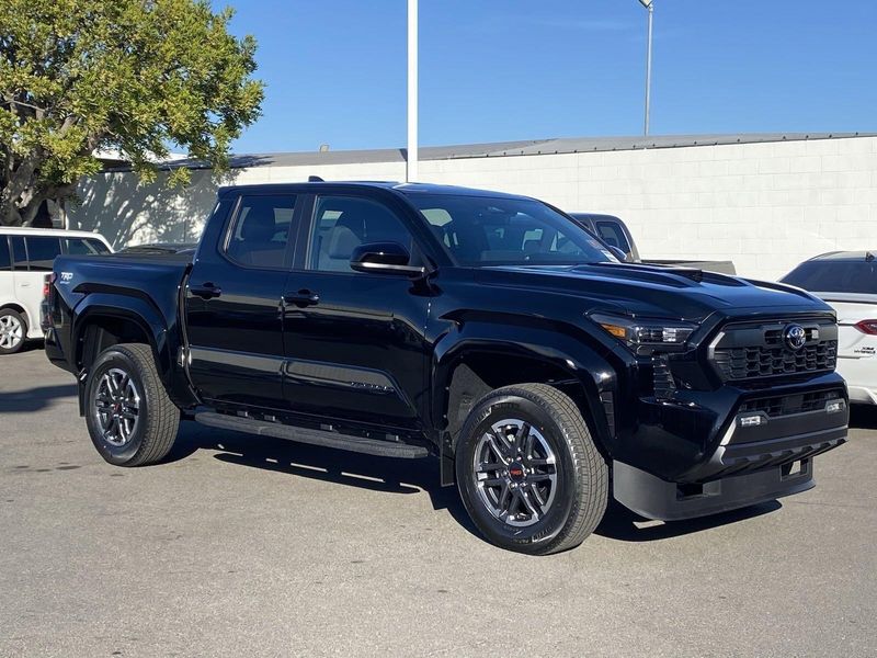 2024 Toyota Tacoma TRD SportImage 2