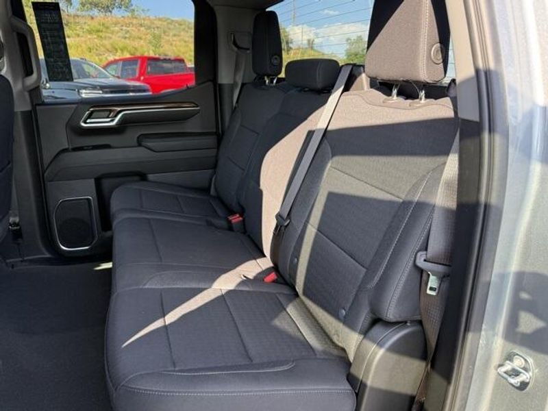 2023 Chevrolet Silverado 1500 LT photo 18
