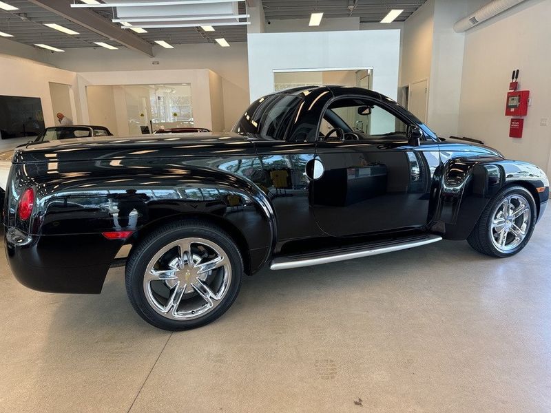 2005 Chevrolet SSR RoadsterImage 17