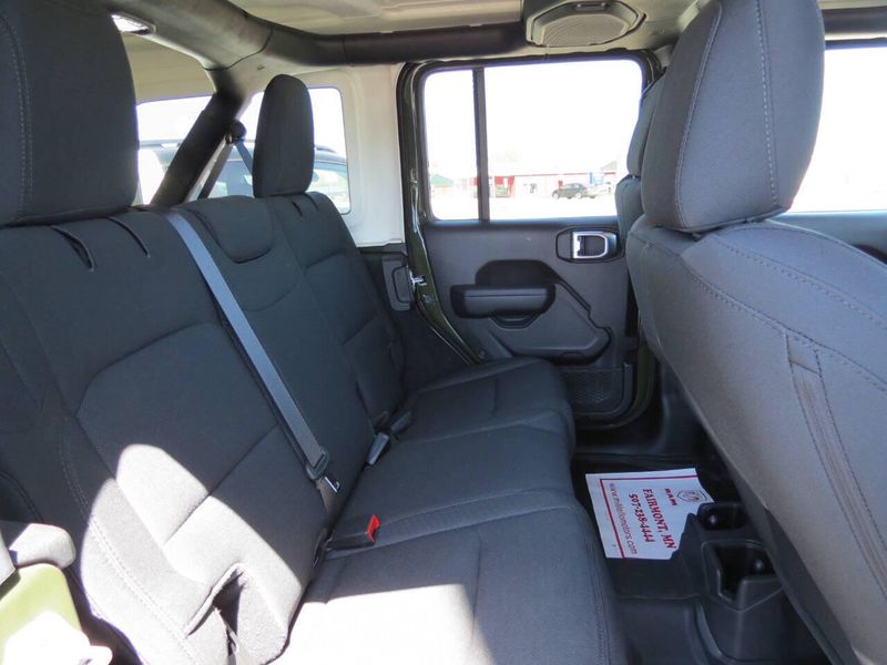 2022 Jeep Wrangler Unlimited Sport 4x4 4dr SUVImage 22