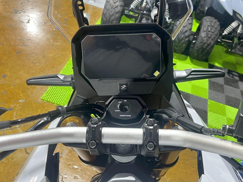 New 2025 Suzuki V-STROM 800DE ADVENTURE Image 12