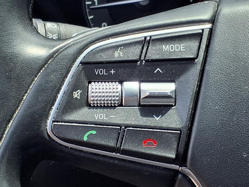 2017 Genesis G90 3.3T PremiumImage 18