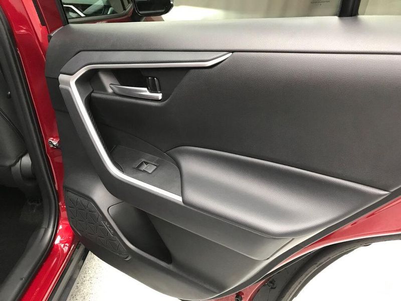 Used 2025 Toyota RAV4 XLEImage 17