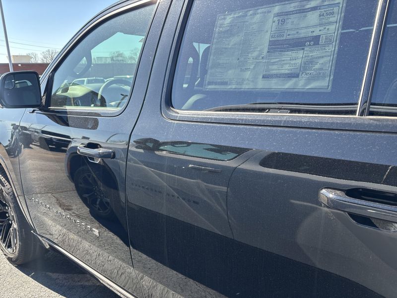 2026 Jeep Grand Wagoneer Limited Reserve 4x4Image 17