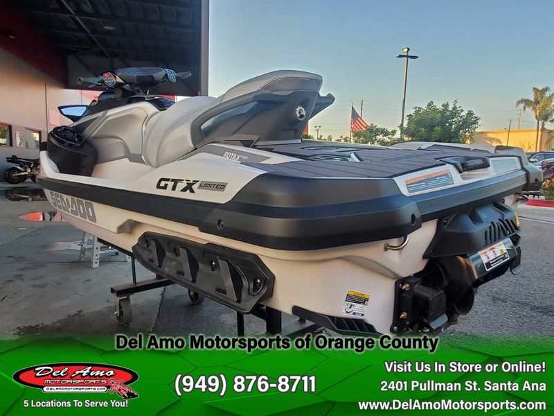 2024 Sea-Doo GTX LIMITED 300 (SOUND SYSTEM) Image 9