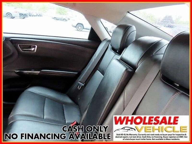 2014 Toyota Avalon LimitedImage 10